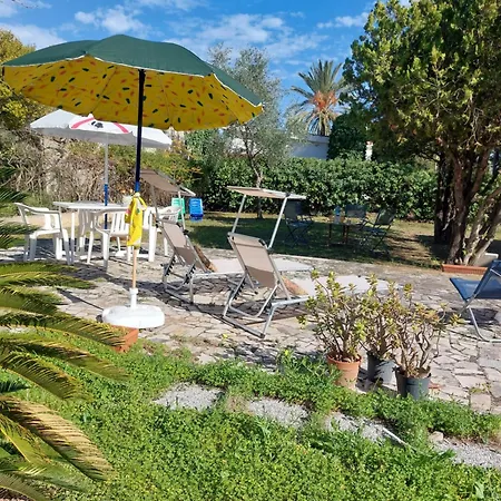 House Close To The - Large Private Garden * Tertenia