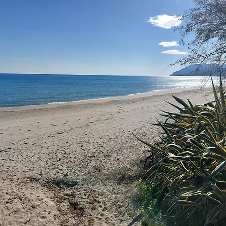 House Close To The Beach - Large Private Garden Сasa de vacaciones